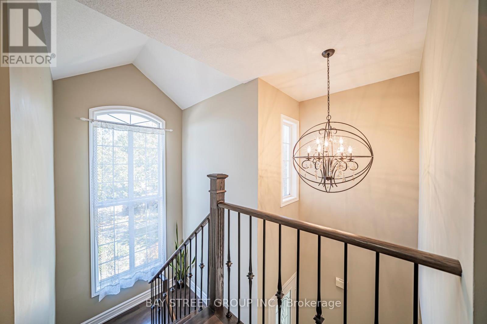 Photo 19 of 85 Rushingbrook Drive, Richmond Hill ON