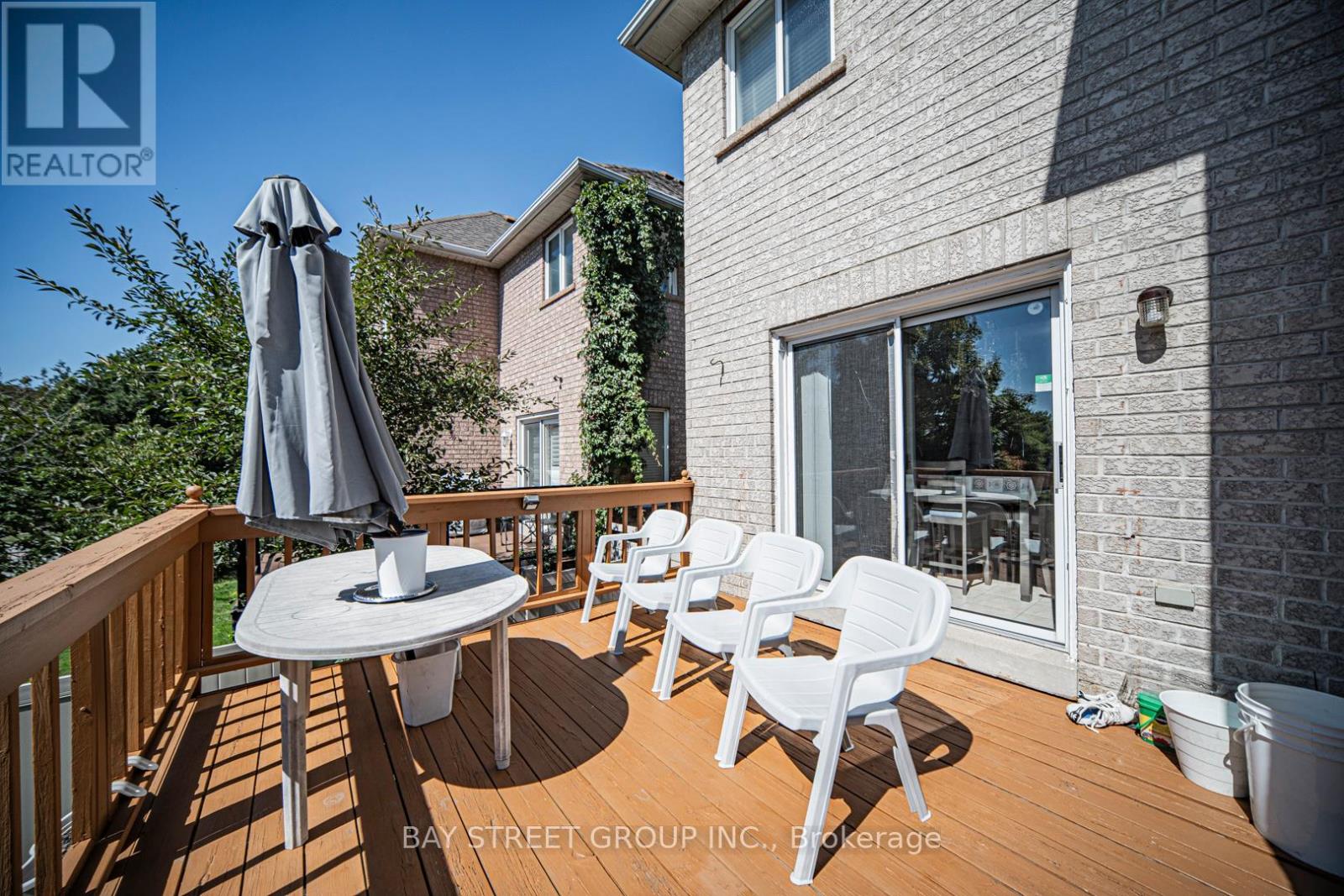 Photo 25 of 85 Rushingbrook Drive, Richmond Hill ON