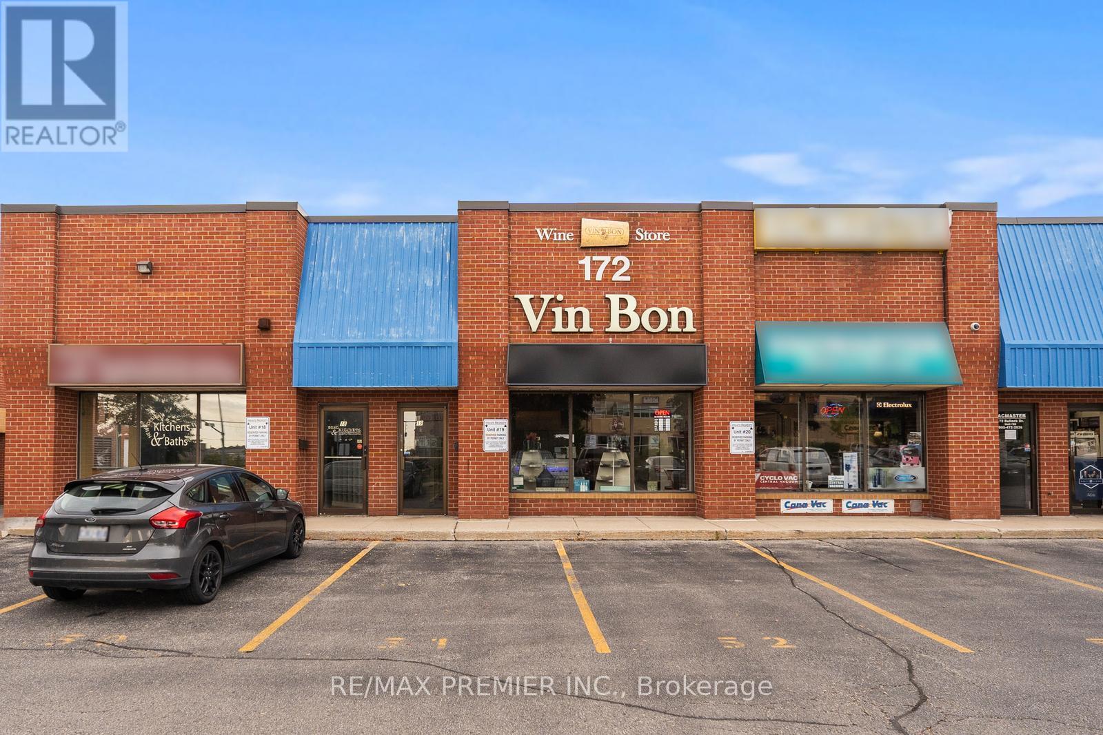 Photo 1 of 19 172 Bullock Drive, Markham ON