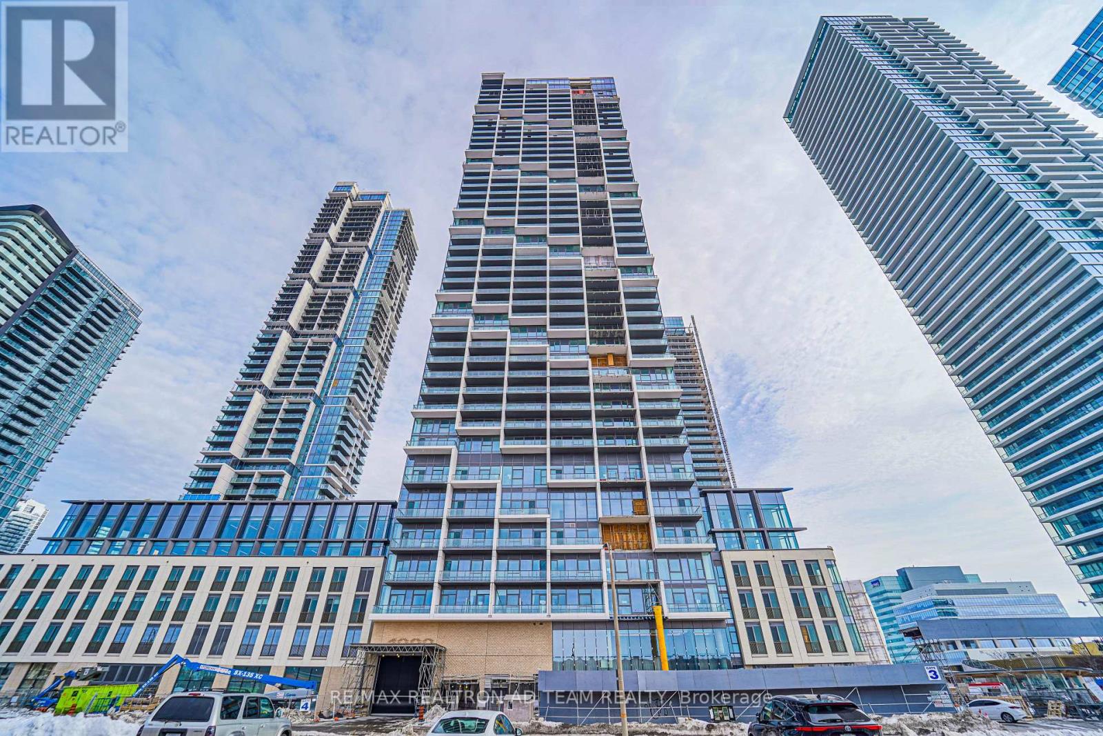 Photo 1 of 1901 1000 Portage Parkway, Vaughan ON