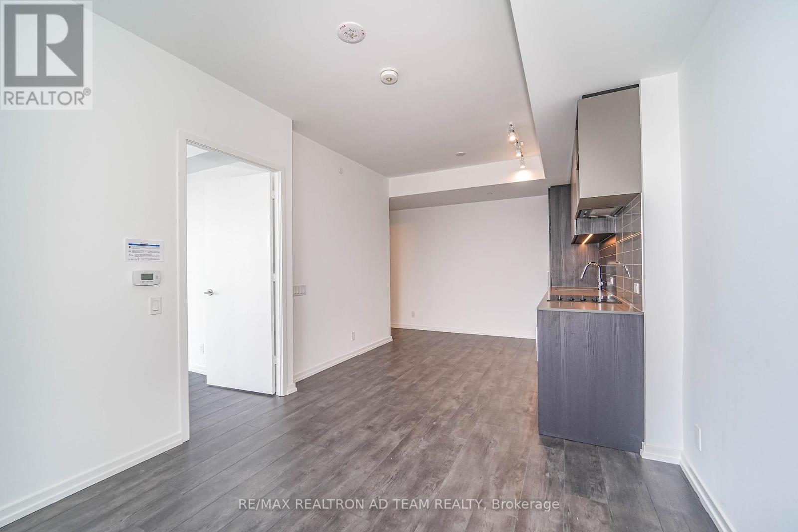 Photo 12 of 1901 1000 Portage Parkway, Vaughan ON