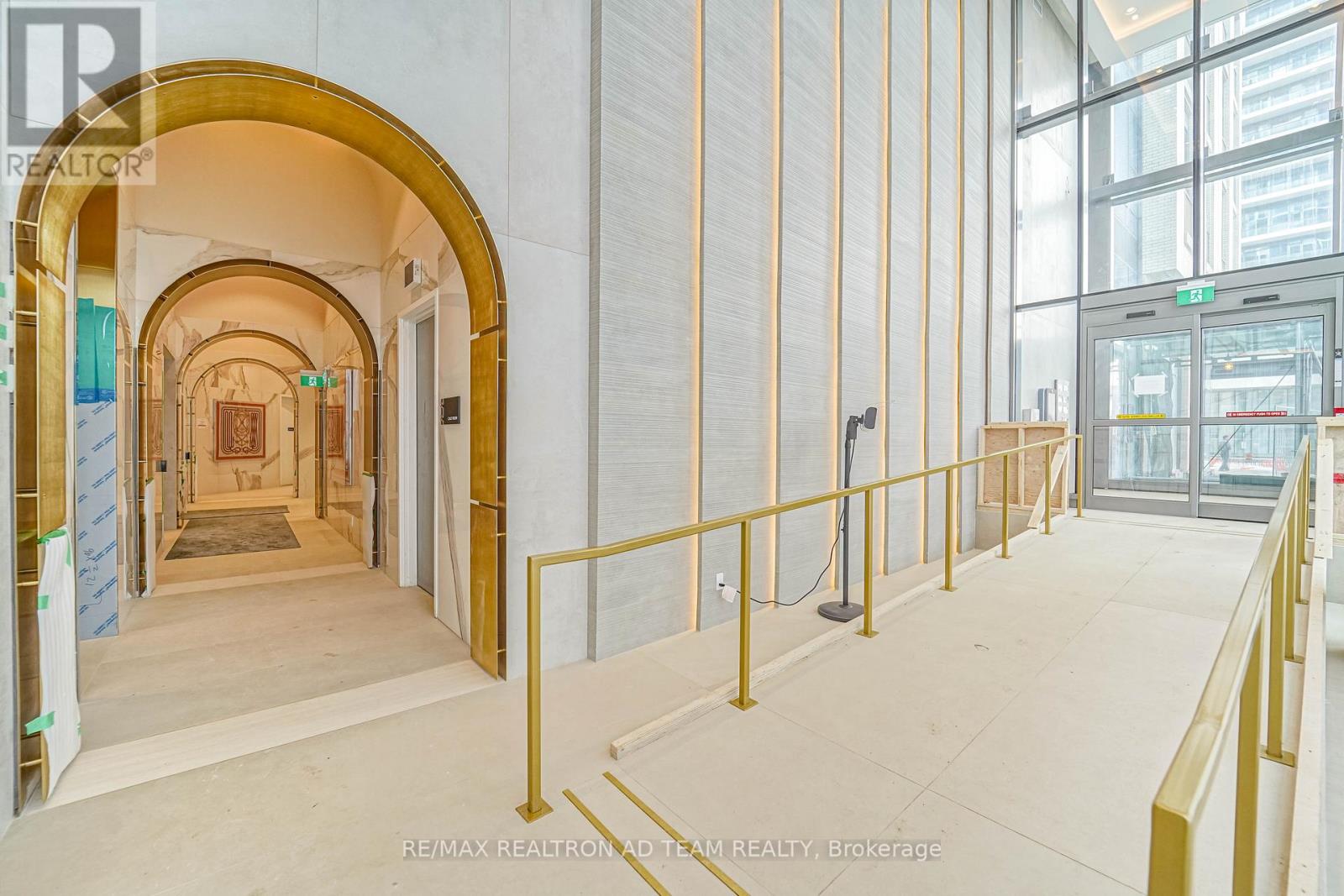 Photo 2 of 1901 1000 Portage Parkway, Vaughan ON