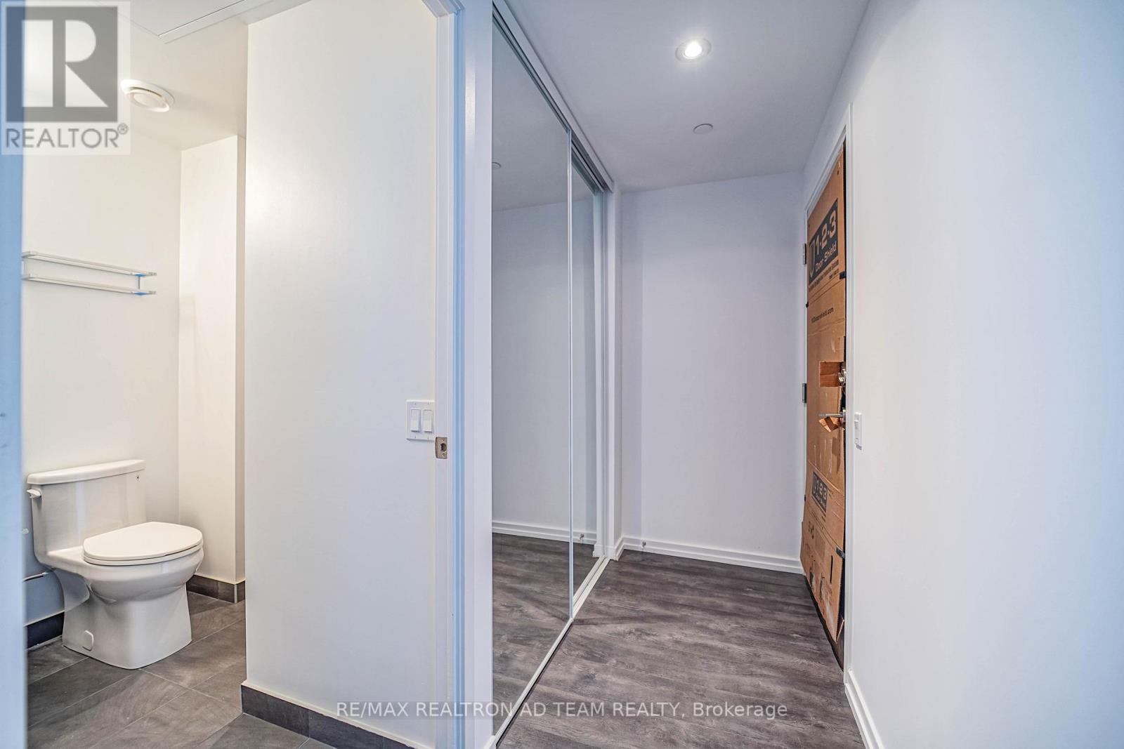 Photo 6 of 1901 1000 Portage Parkway, Vaughan ON