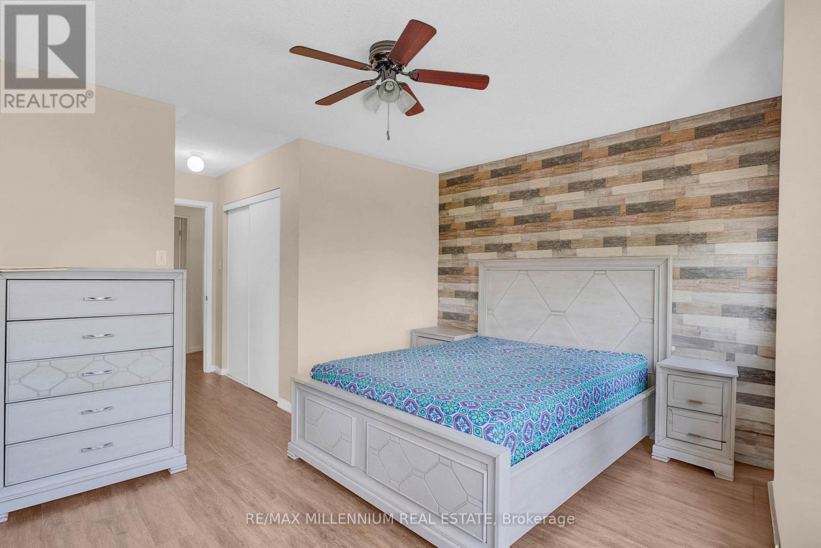 Photo 21 of 10 Mainland Crescent E, Vaughan ON