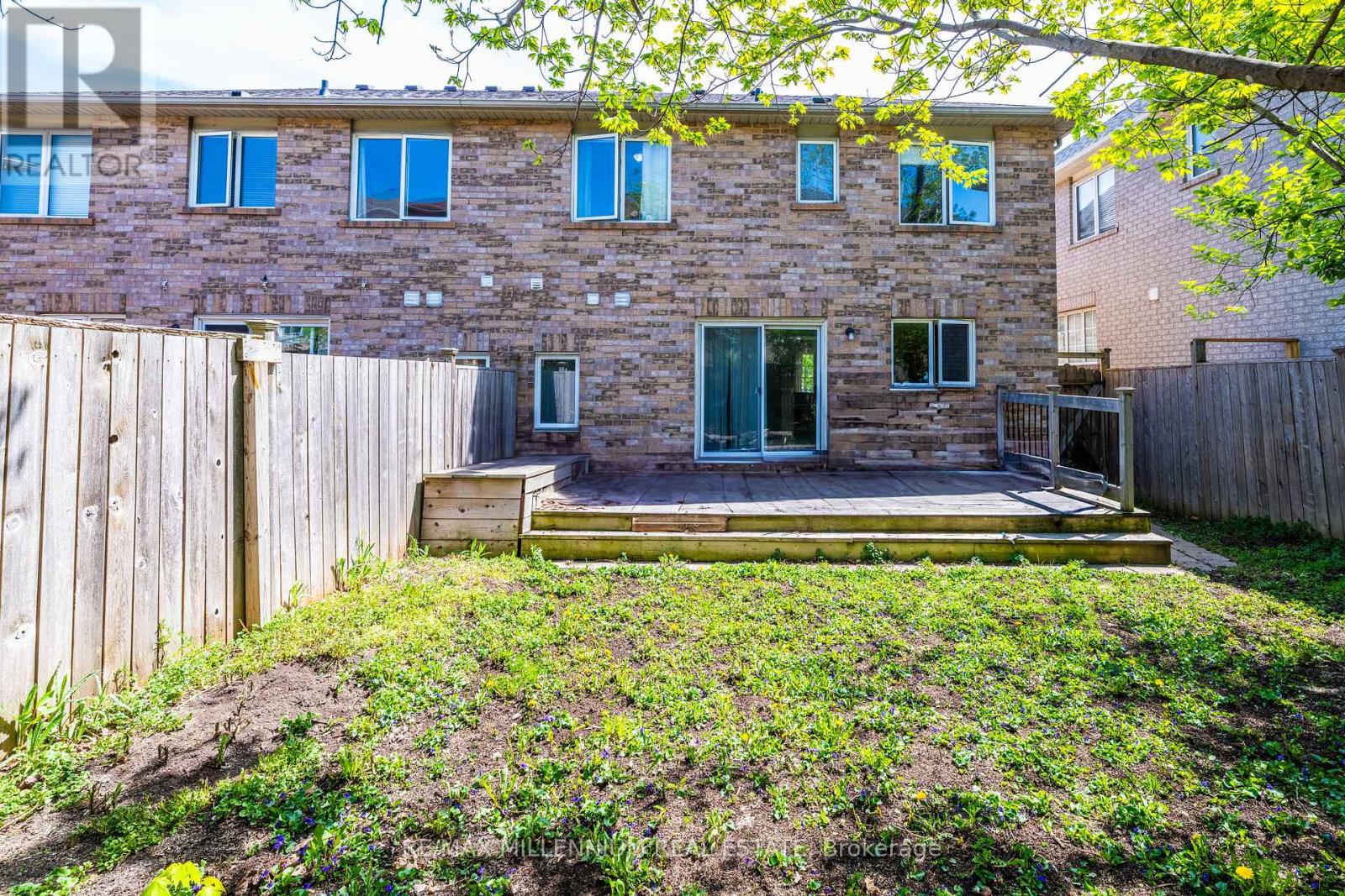 Photo 41 of 10 Mainland Crescent E, Vaughan ON