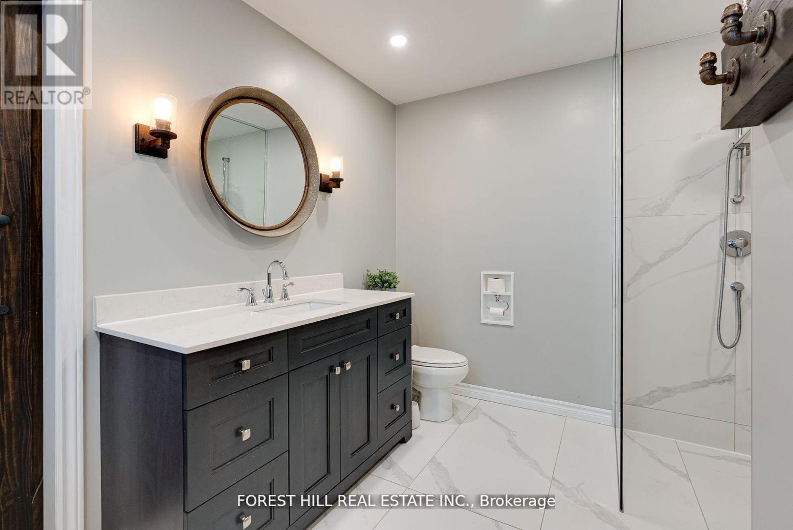 Photo 11 of 44 Prince Of Wales Drive, Barrie ON