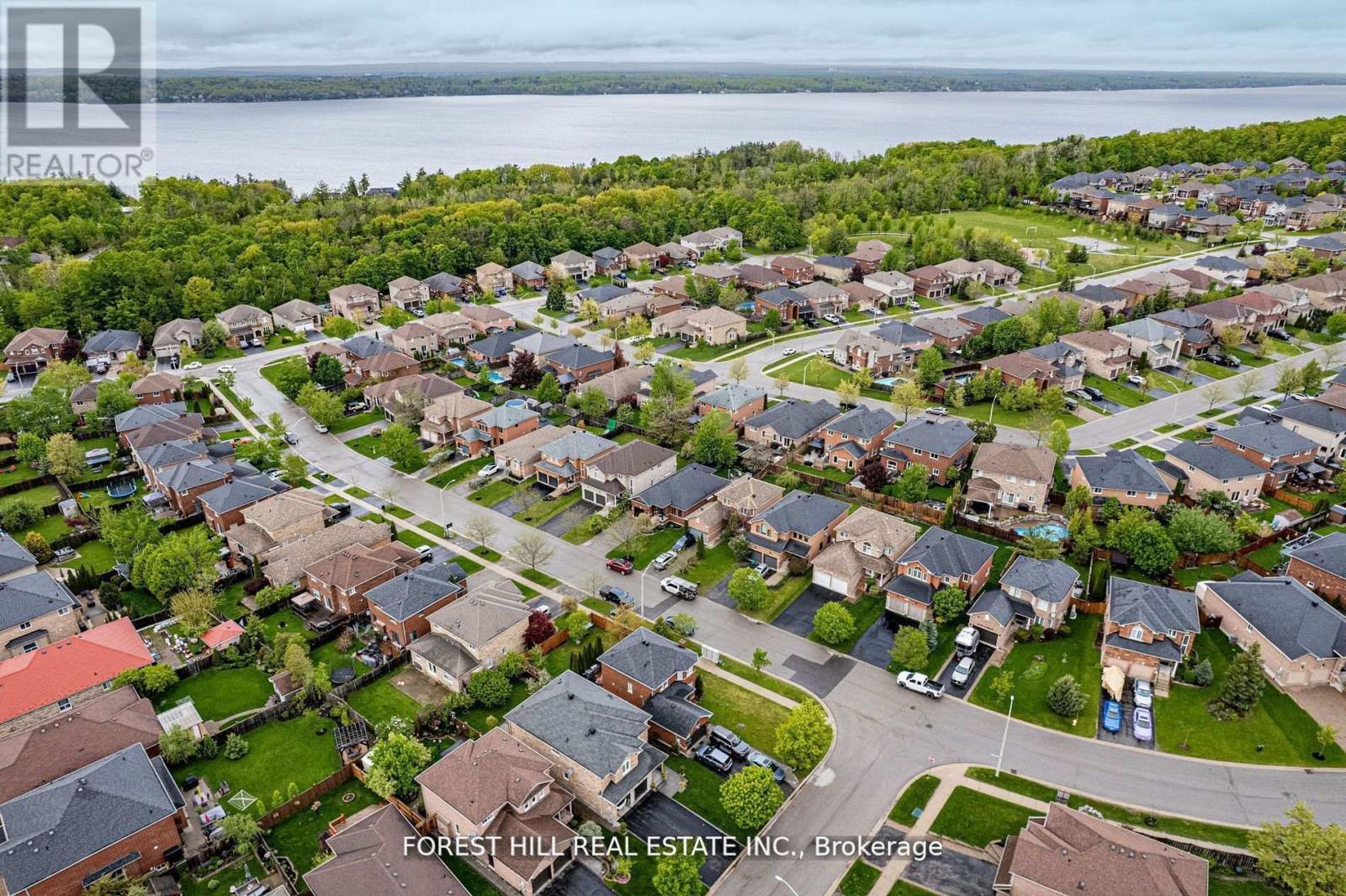 Photo 28 of 44 Prince Of Wales Drive, Barrie ON