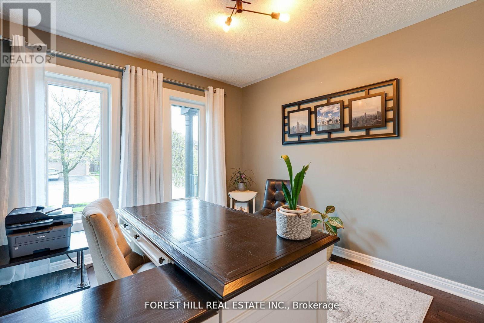 Photo 8 of 44 Prince Of Wales Drive, Barrie ON