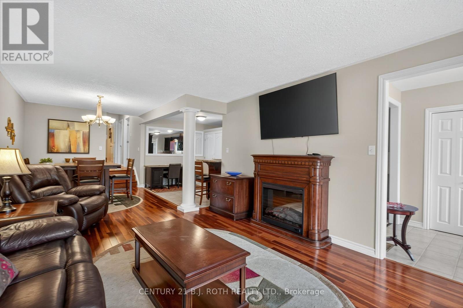 Photo 10 of 120 Kozlov Street, Barrie ON
