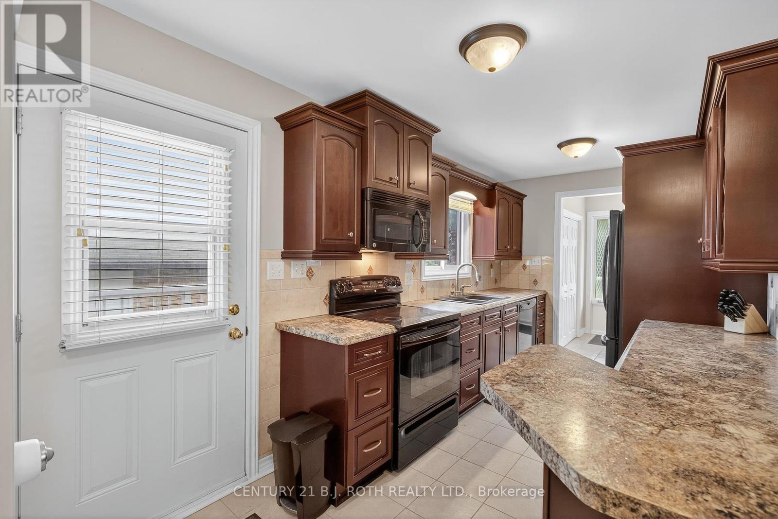Photo 15 of 120 Kozlov Street, Barrie ON