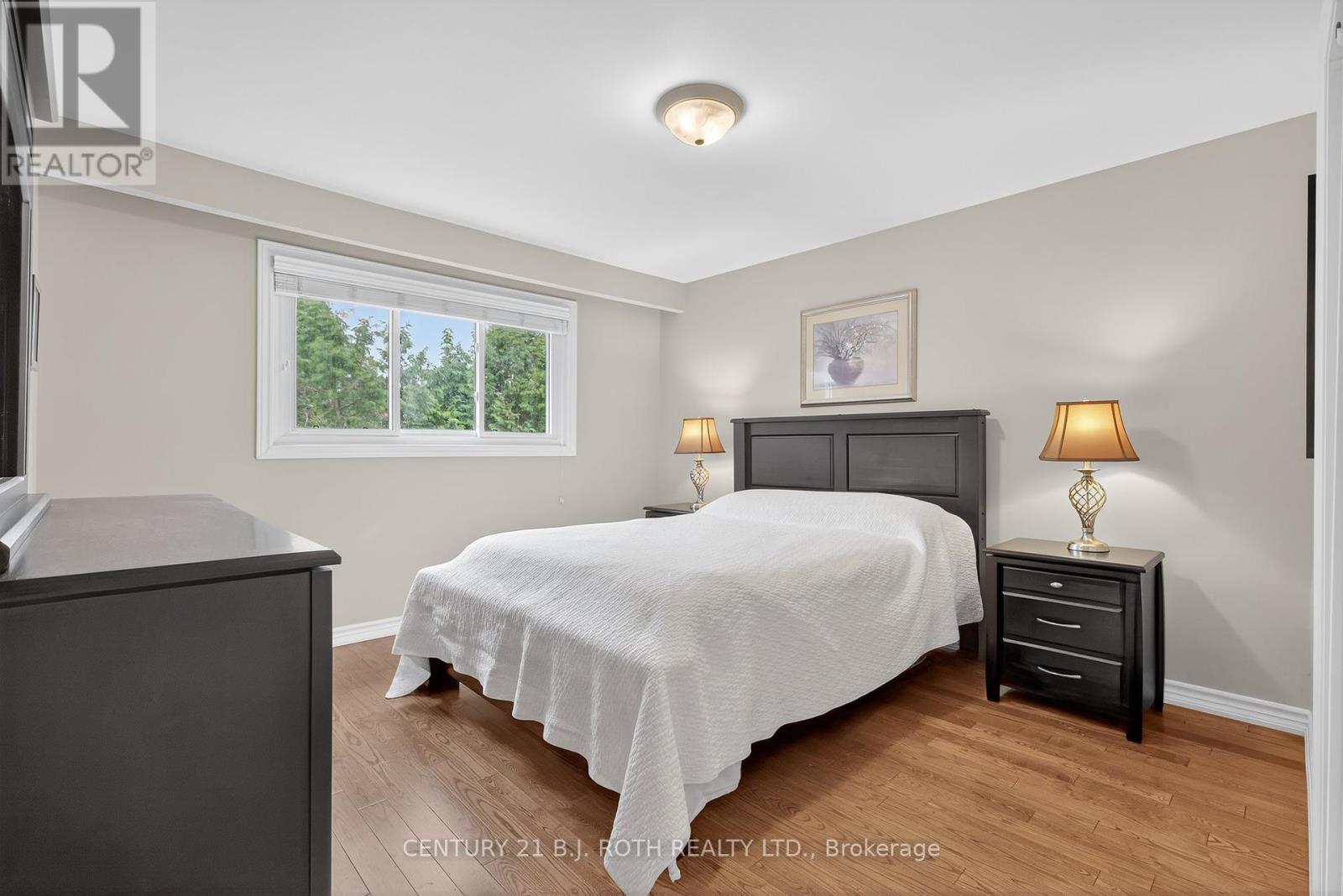 Photo 21 of 120 Kozlov Street, Barrie ON