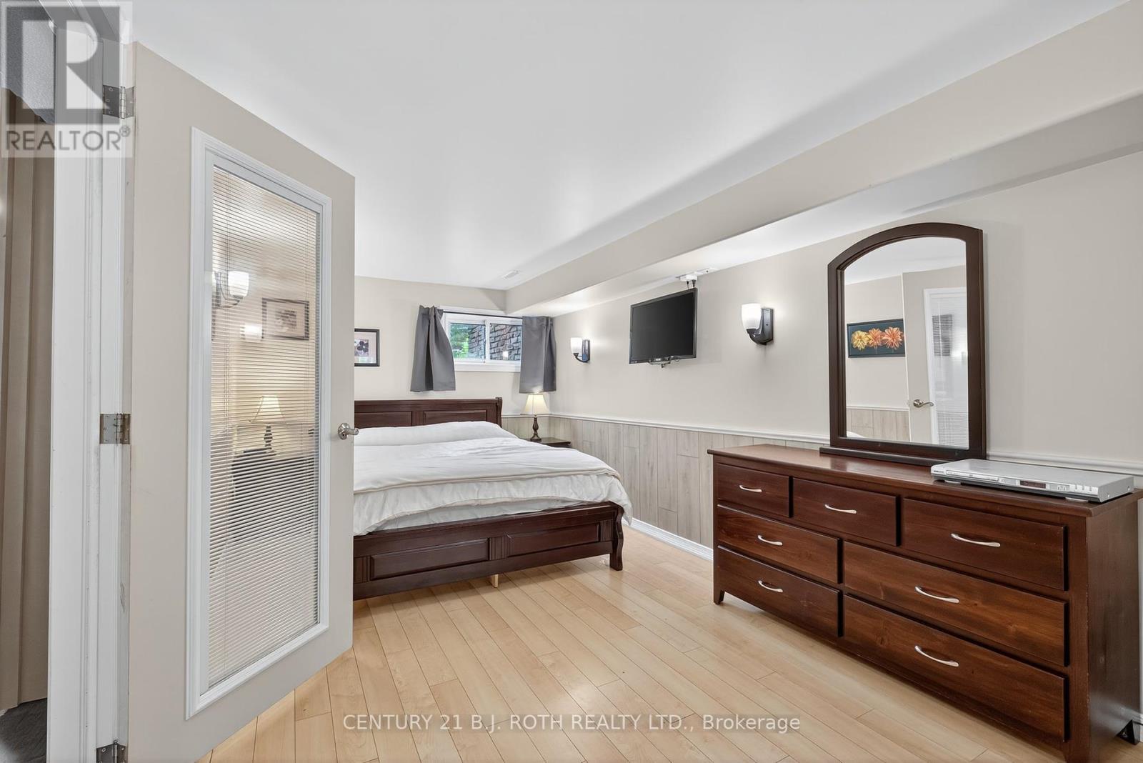 Photo 26 of 120 Kozlov Street, Barrie ON
