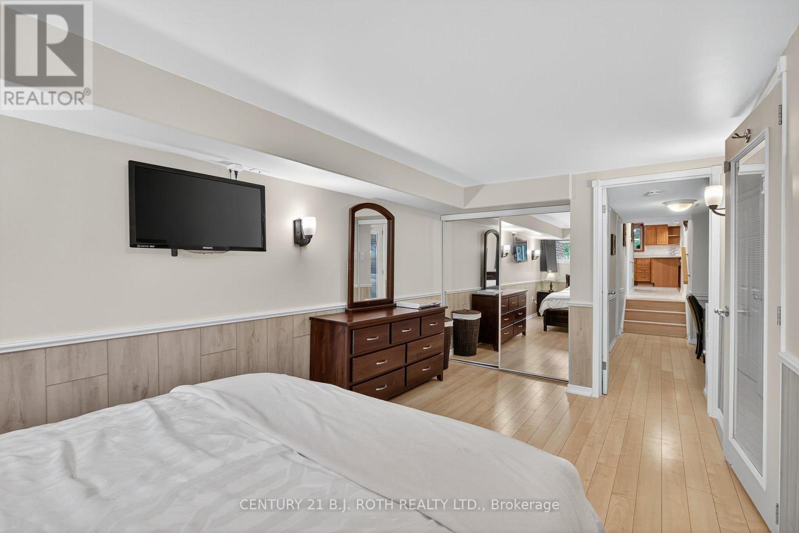 Photo 28 of 120 Kozlov Street, Barrie ON