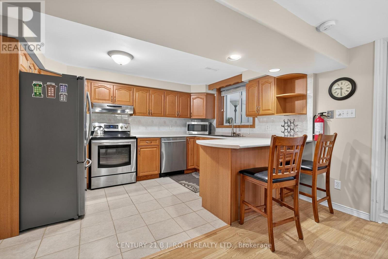 Photo 32 of 120 Kozlov Street, Barrie ON