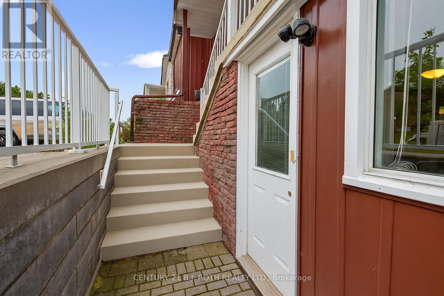 Photo 5 of 120 Kozlov Street, Barrie ON