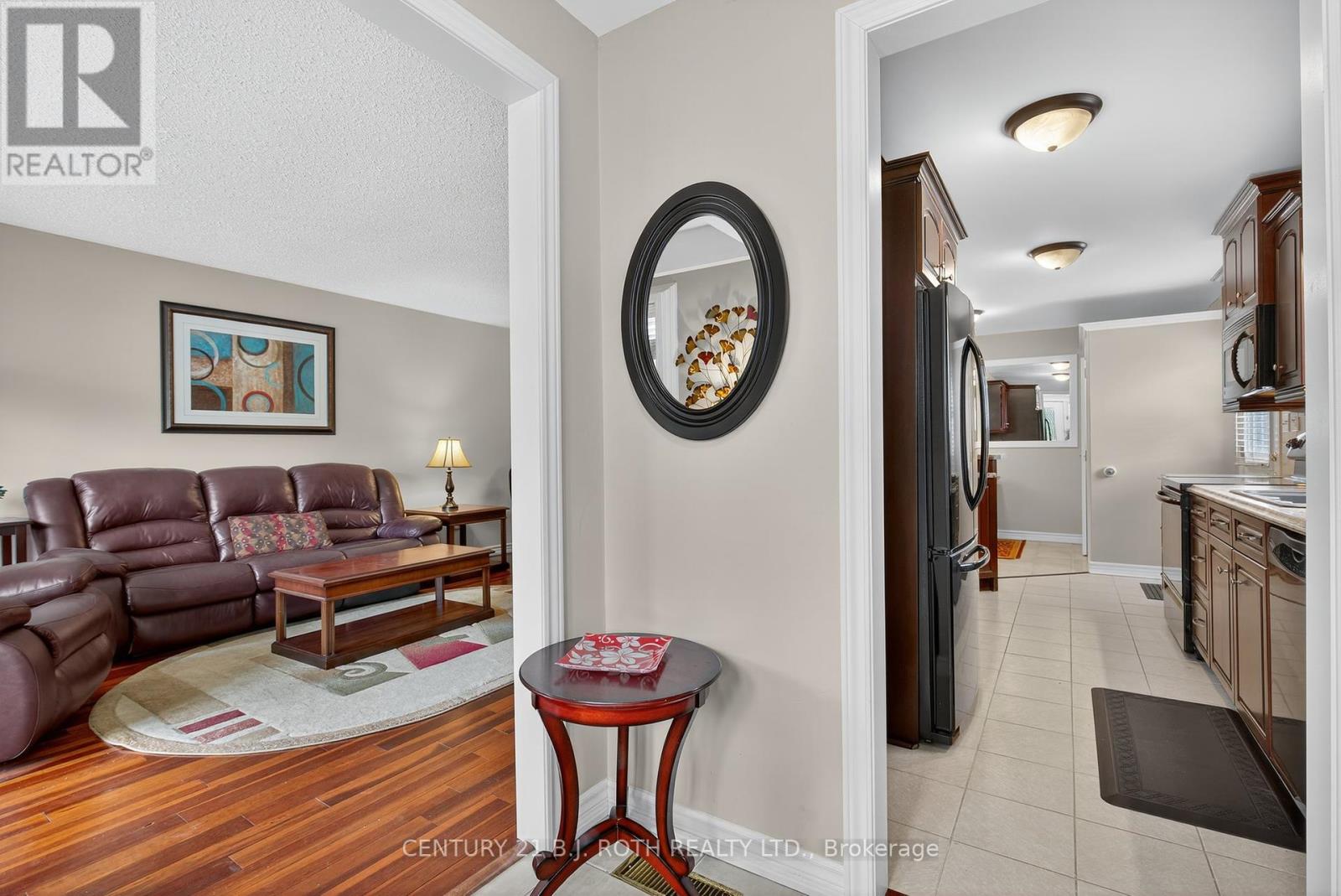 Photo 6 of 120 Kozlov Street, Barrie ON
