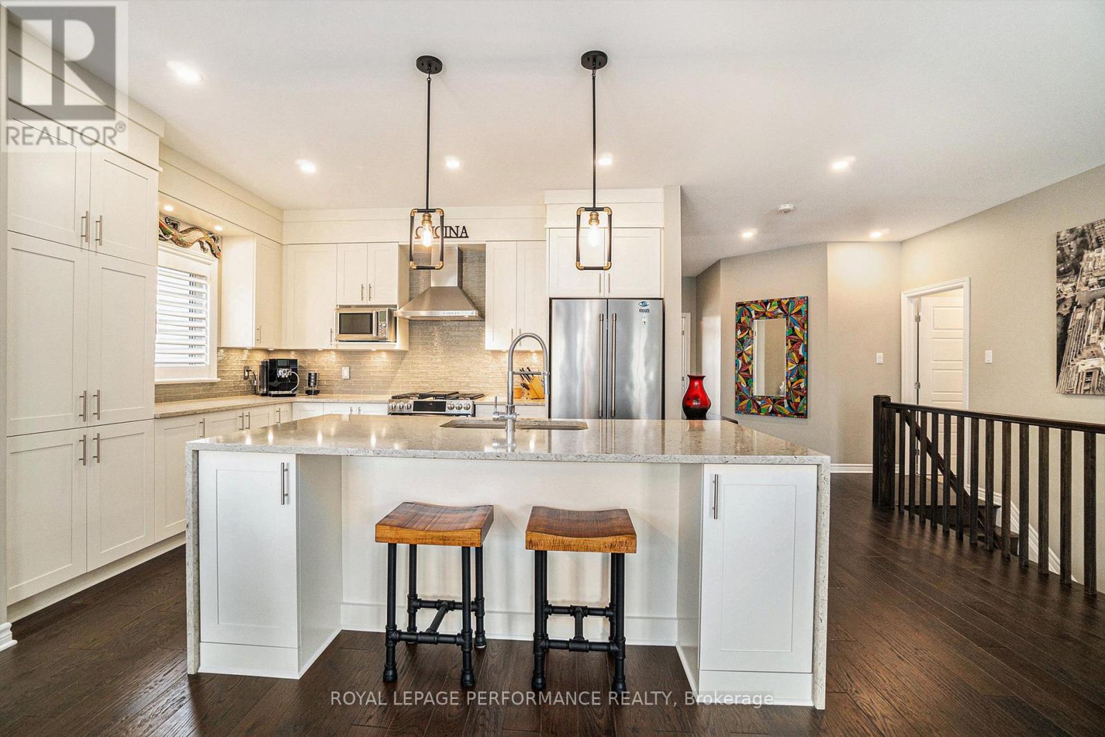 Photo 10 of 82 Kayenta Street, Ottawa ON