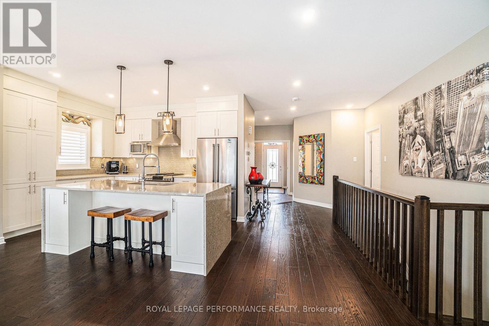 Photo 11 of 82 Kayenta Street, Ottawa ON