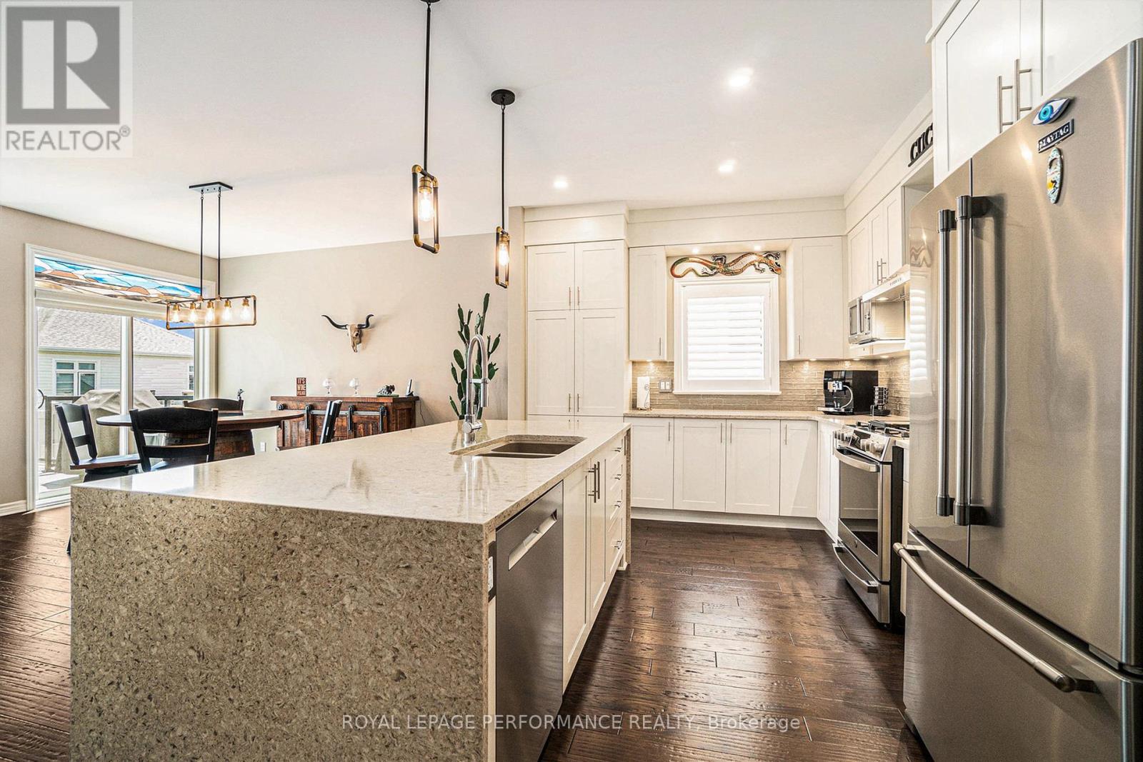 Photo 12 of 82 Kayenta Street, Ottawa ON