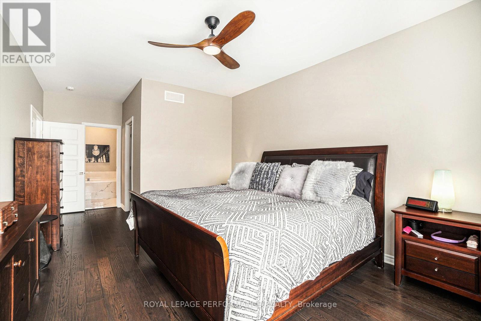 Photo 21 of 82 Kayenta Street, Ottawa ON
