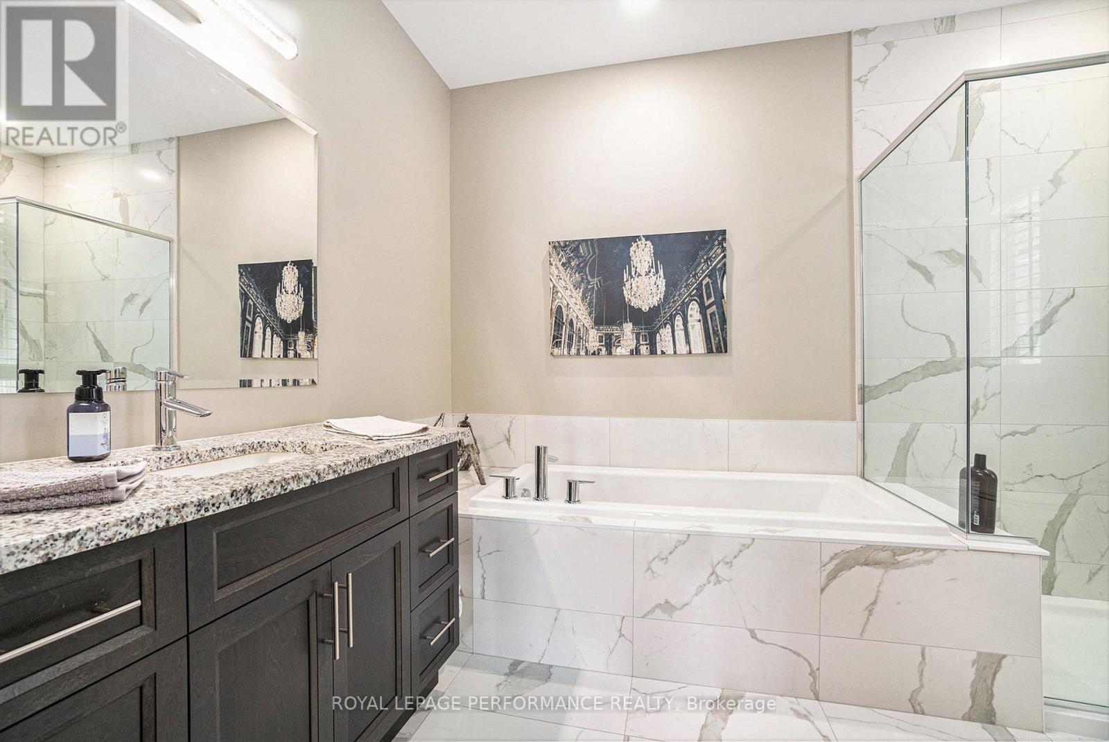 Photo 23 of 82 Kayenta Street, Ottawa ON