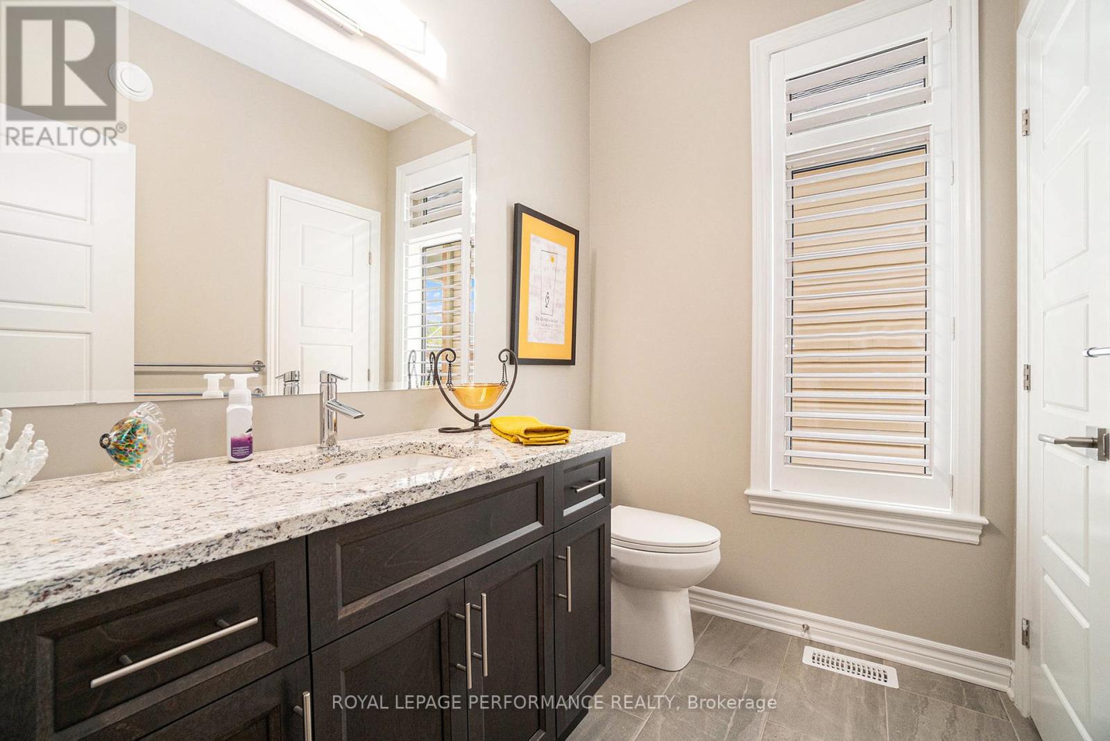Photo 26 of 82 Kayenta Street, Ottawa ON