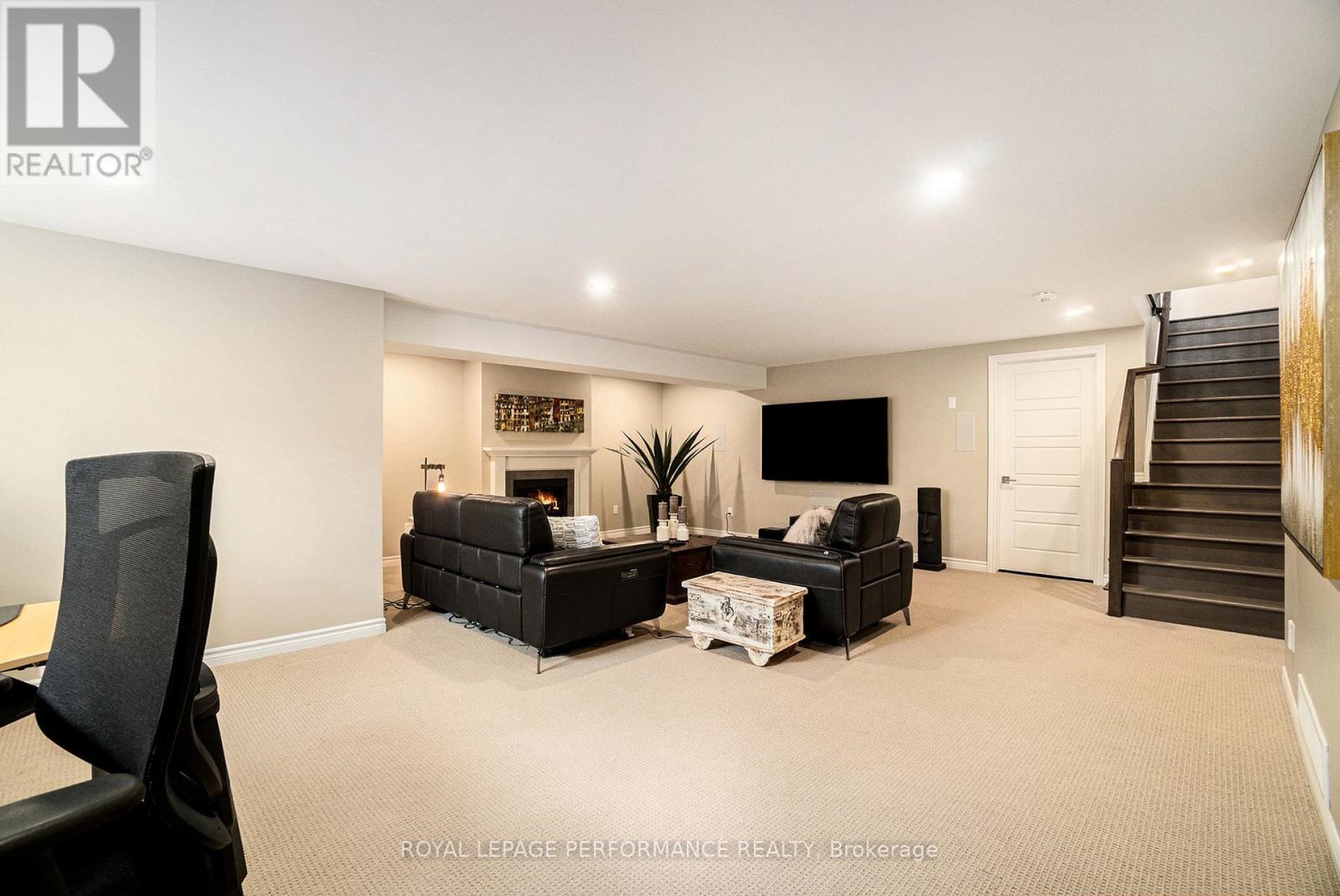 Photo 30 of 82 Kayenta Street, Ottawa ON
