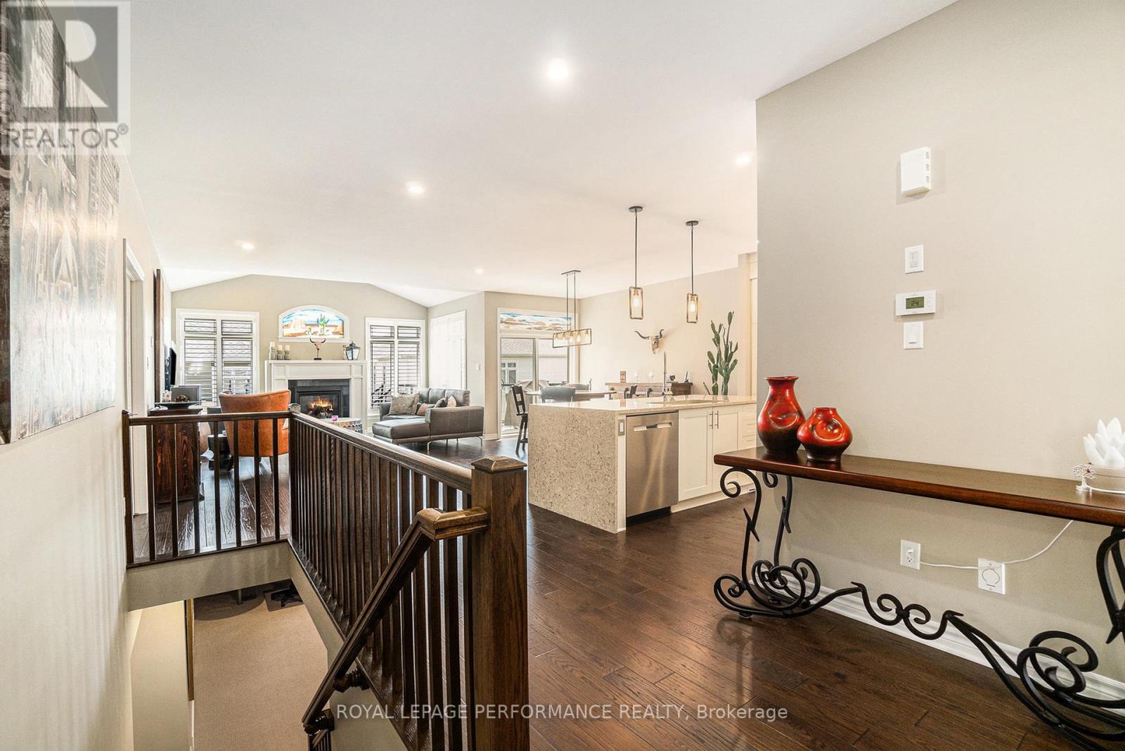 Photo 7 of 82 Kayenta Street, Ottawa ON