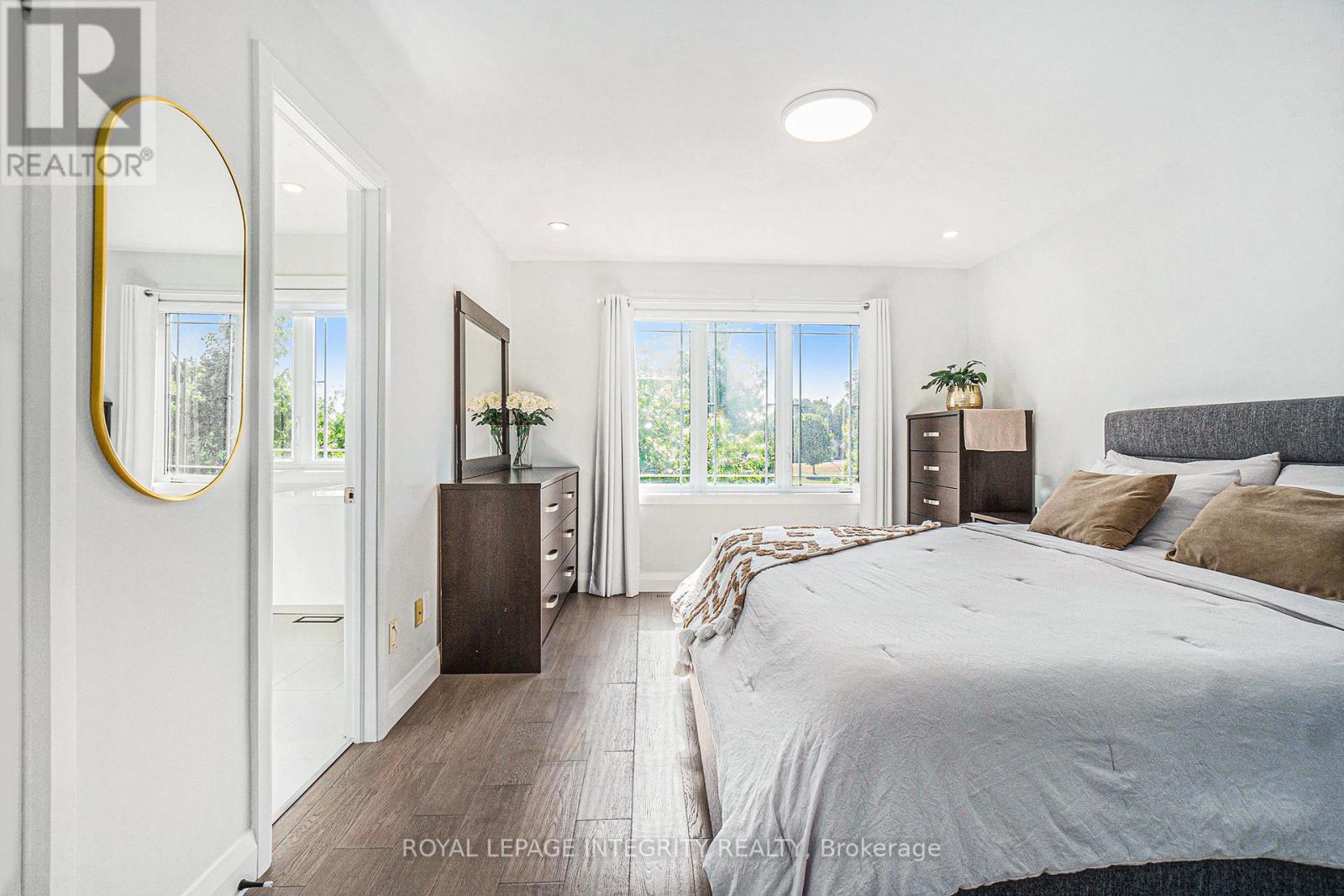Photo 12 of 25 Berry Glen Street, Ottawa ON