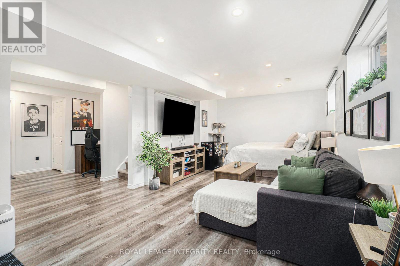 Photo 17 of 25 Berry Glen Street, Ottawa ON