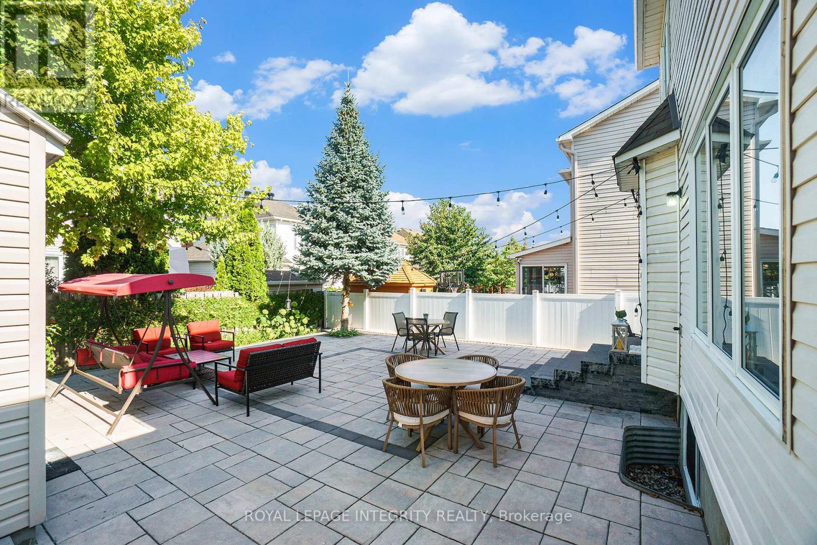Photo 20 of 25 Berry Glen Street, Ottawa ON
