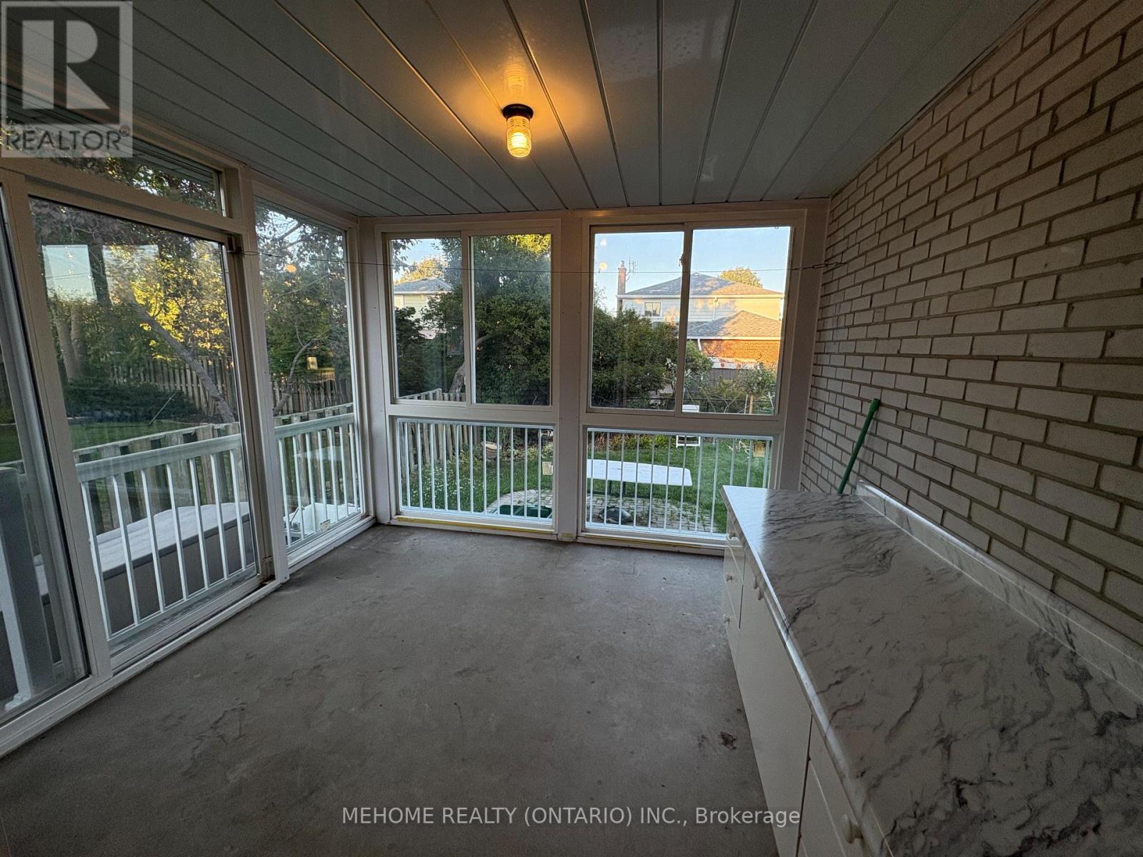 Photo 18 of Upper 2 Corton Gate, Toronto ON