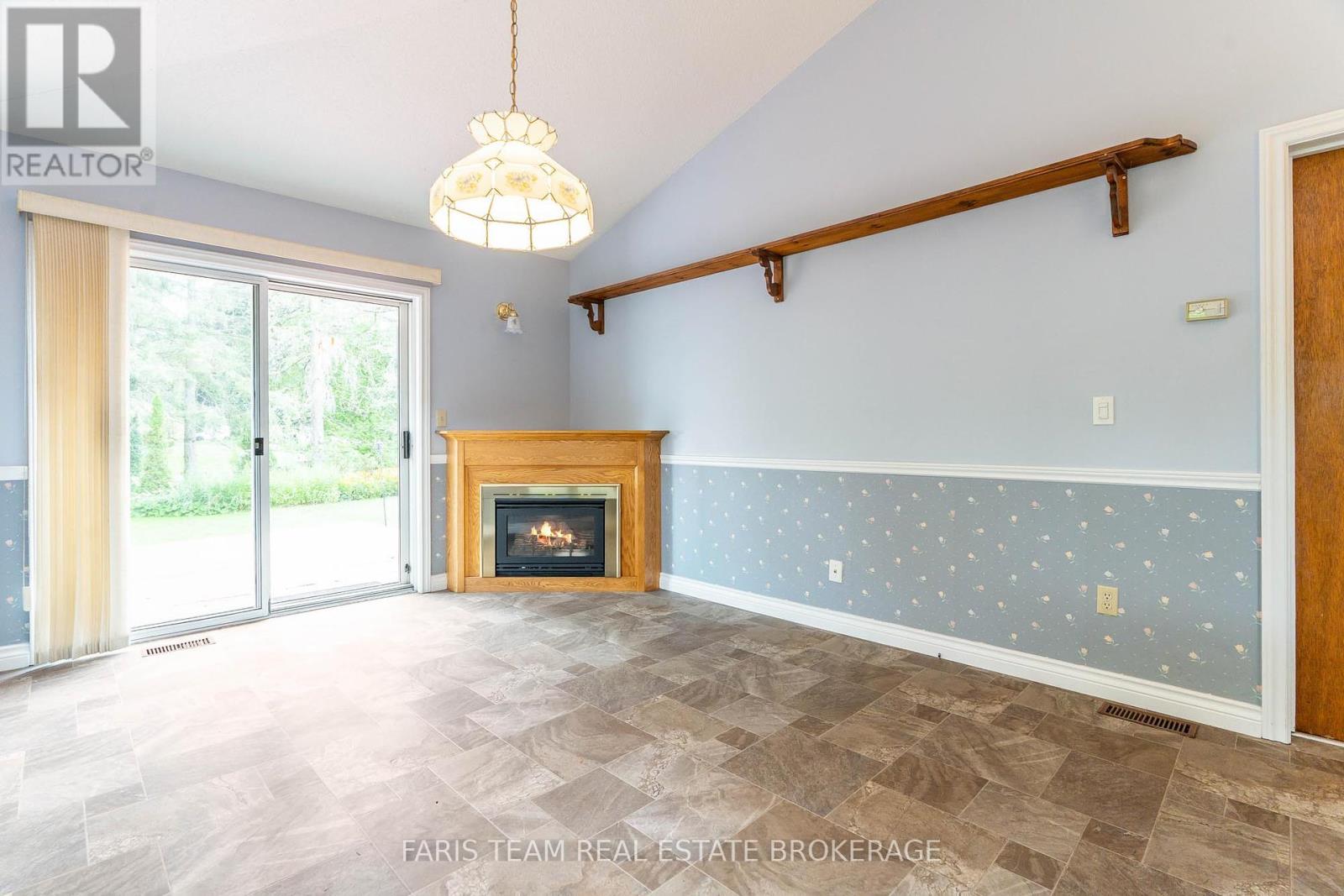 Photo 12 of 53 Maple Drive, Orillia ON