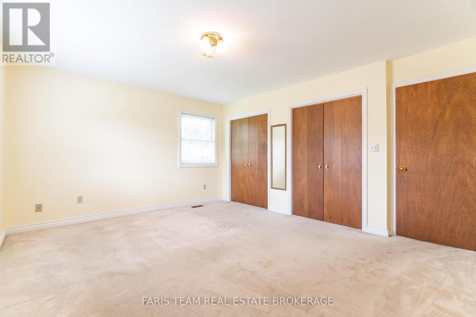Photo 21 of 53 Maple Drive, Orillia ON