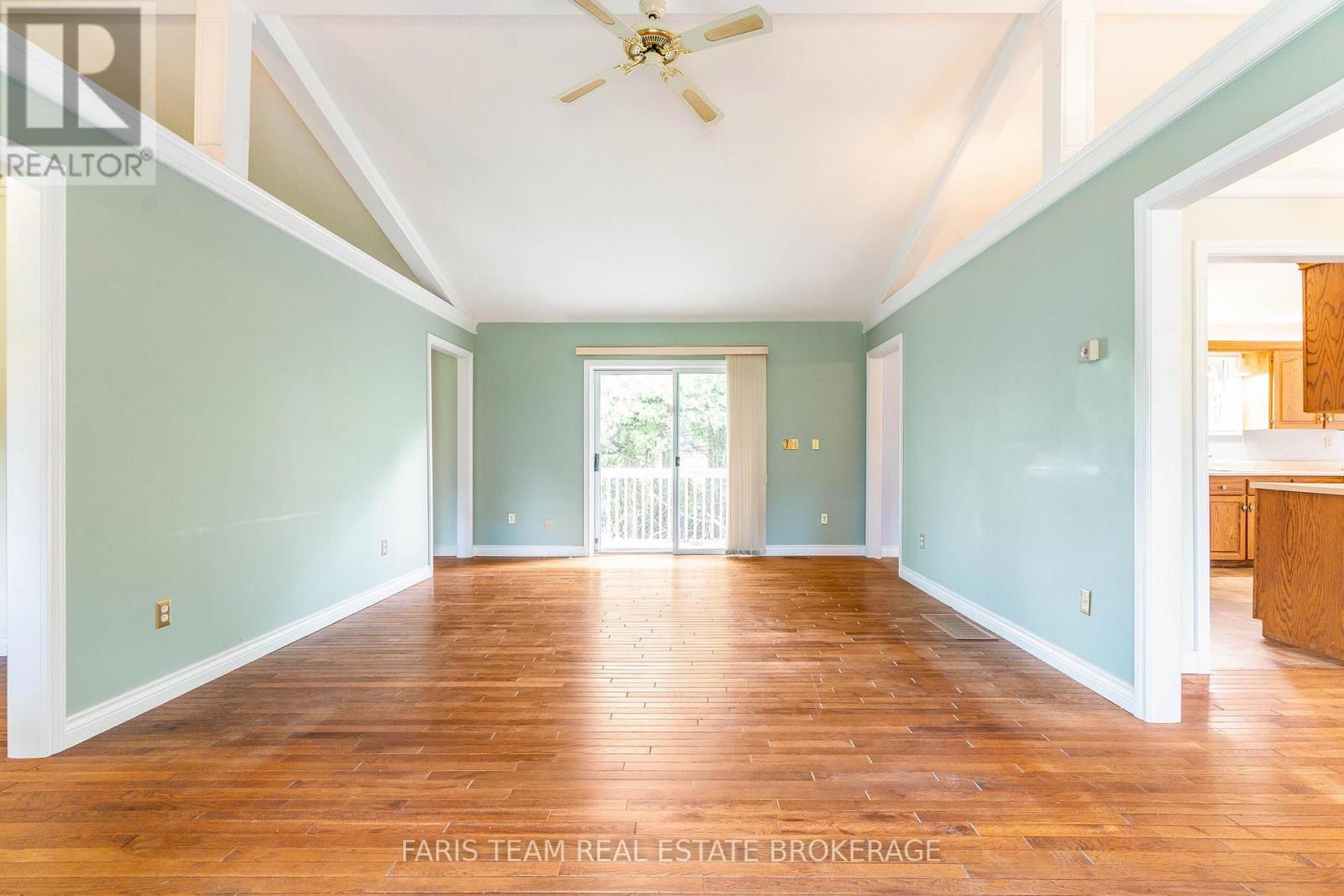 Photo 16 of 53 Maple Drive, Orillia ON