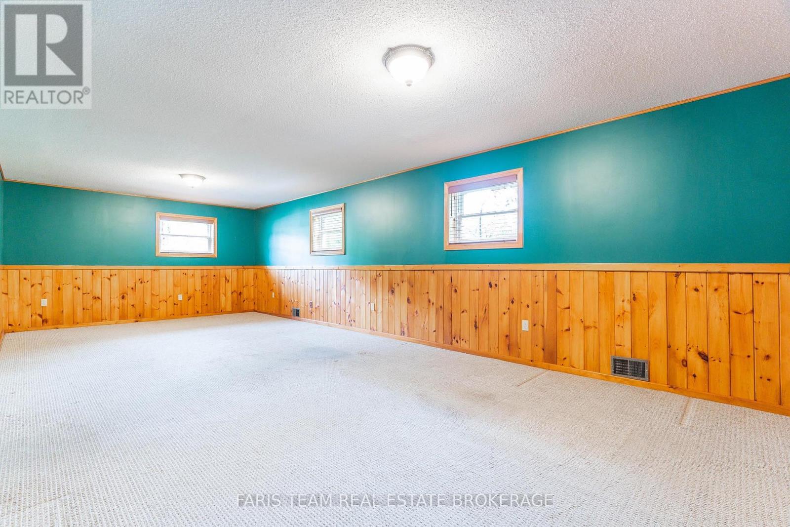 Photo 30 of 53 Maple Drive, Orillia ON