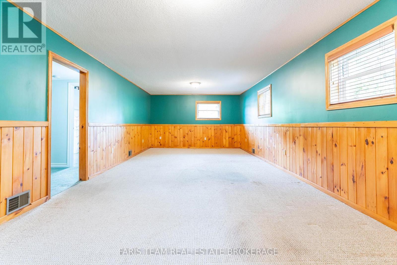 Photo 29 of 53 Maple Drive, Orillia ON