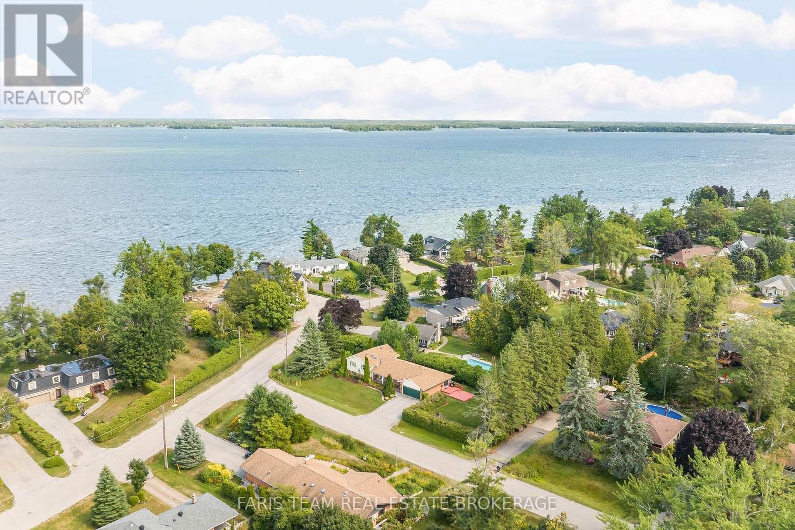 Photo 40 of 53 Maple Drive, Orillia ON