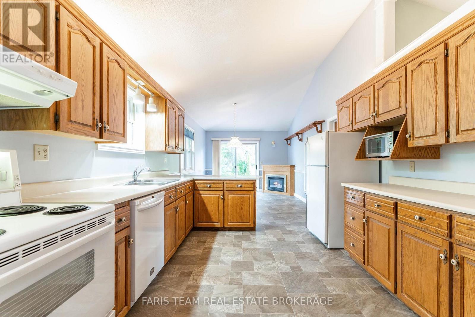 Photo 9 of 53 Maple Drive, Orillia ON