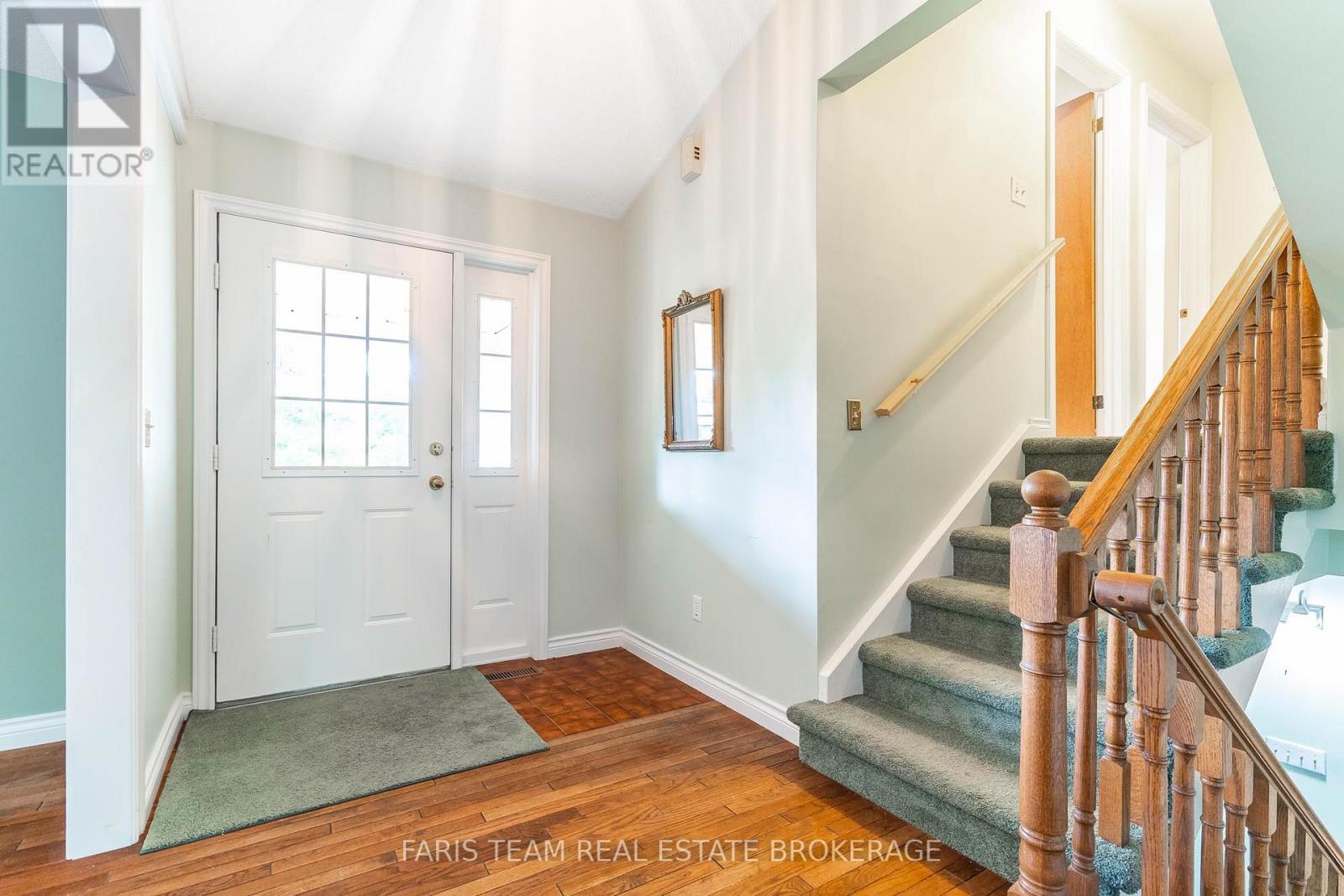 Photo 6 of 53 Maple Drive, Orillia ON