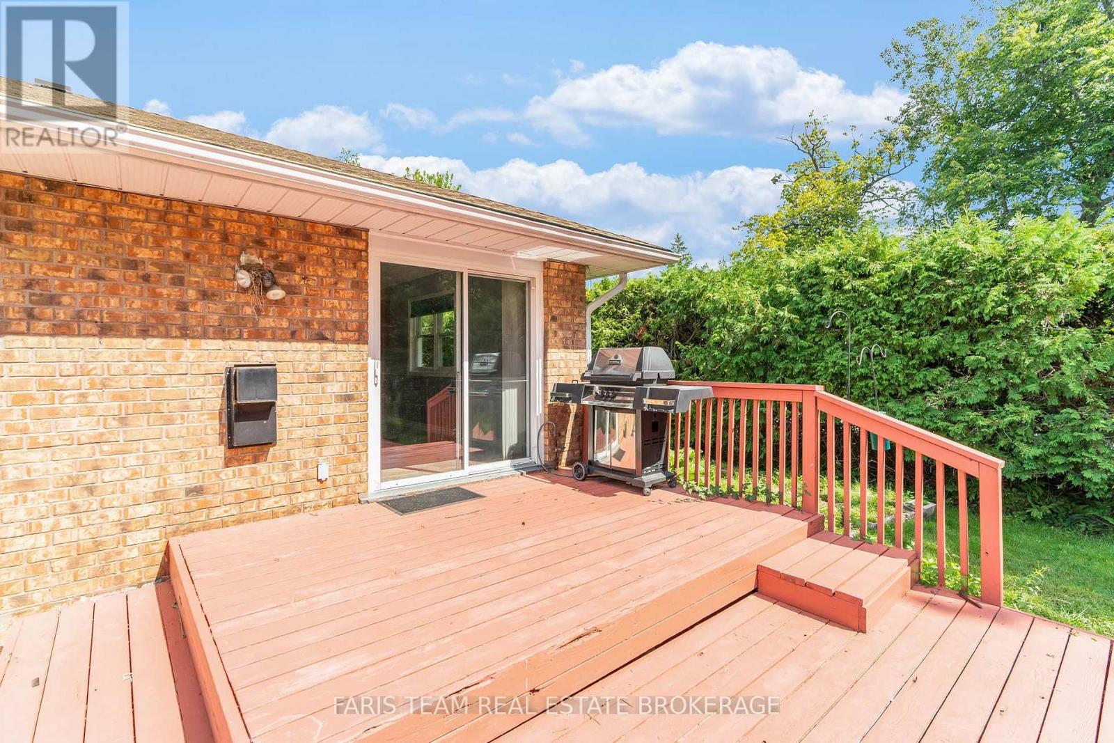 Photo 33 of 53 Maple Drive, Orillia ON