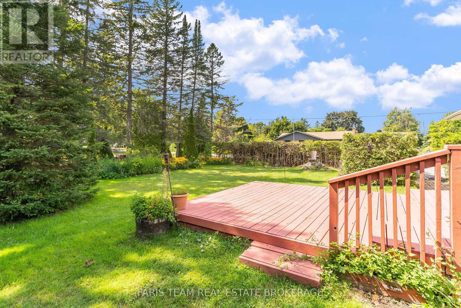 Photo 35 of 53 Maple Drive, Orillia ON