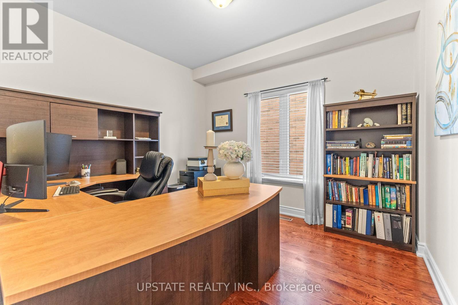 Photo 17 of 22 Saint Hubert Drive, Brampton ON