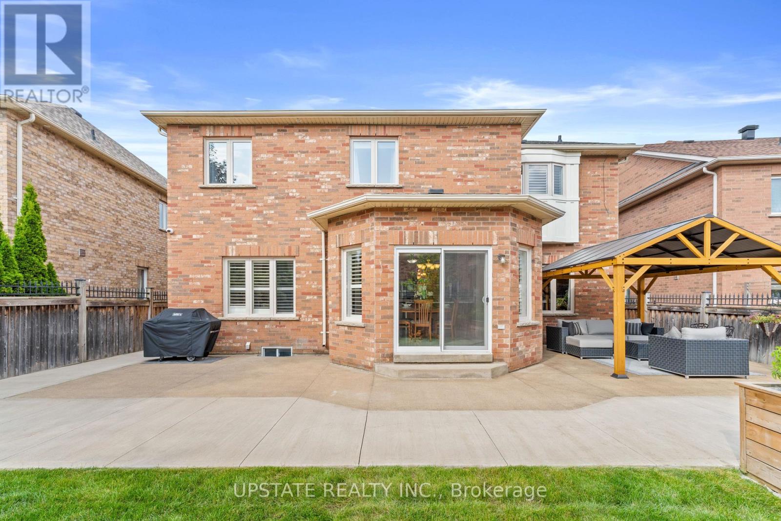 Photo 42 of 22 Saint Hubert Drive, Brampton ON