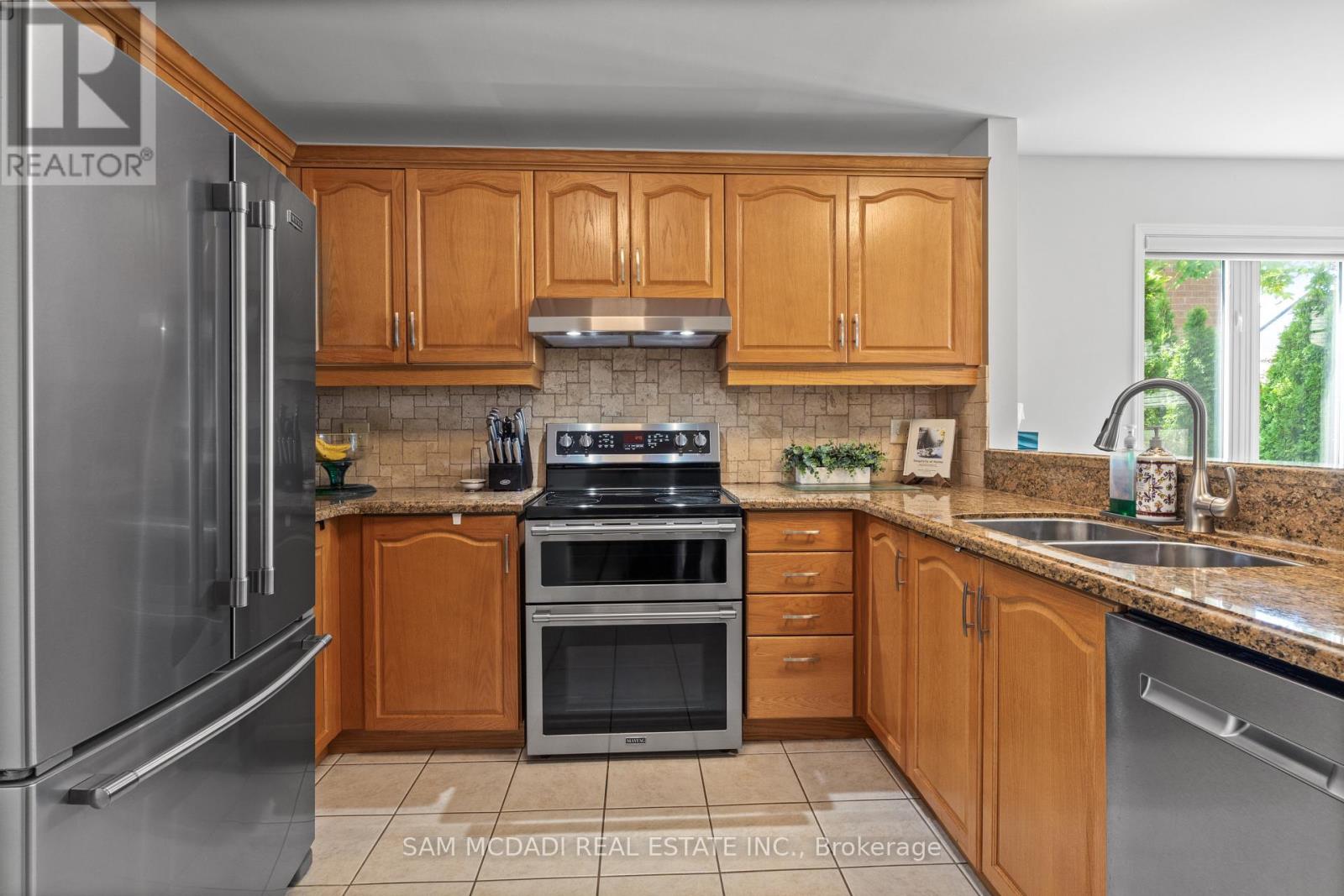 Photo 13 of 1755 Crately Court, Mississauga ON