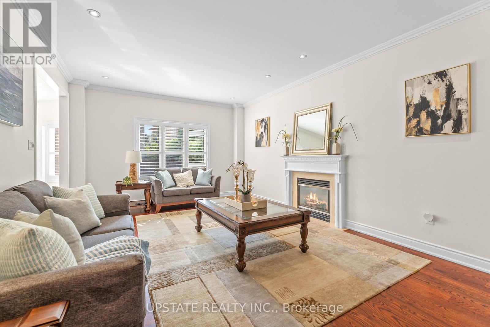 Photo 14 of 22 Saint Hubert Drive, Brampton ON