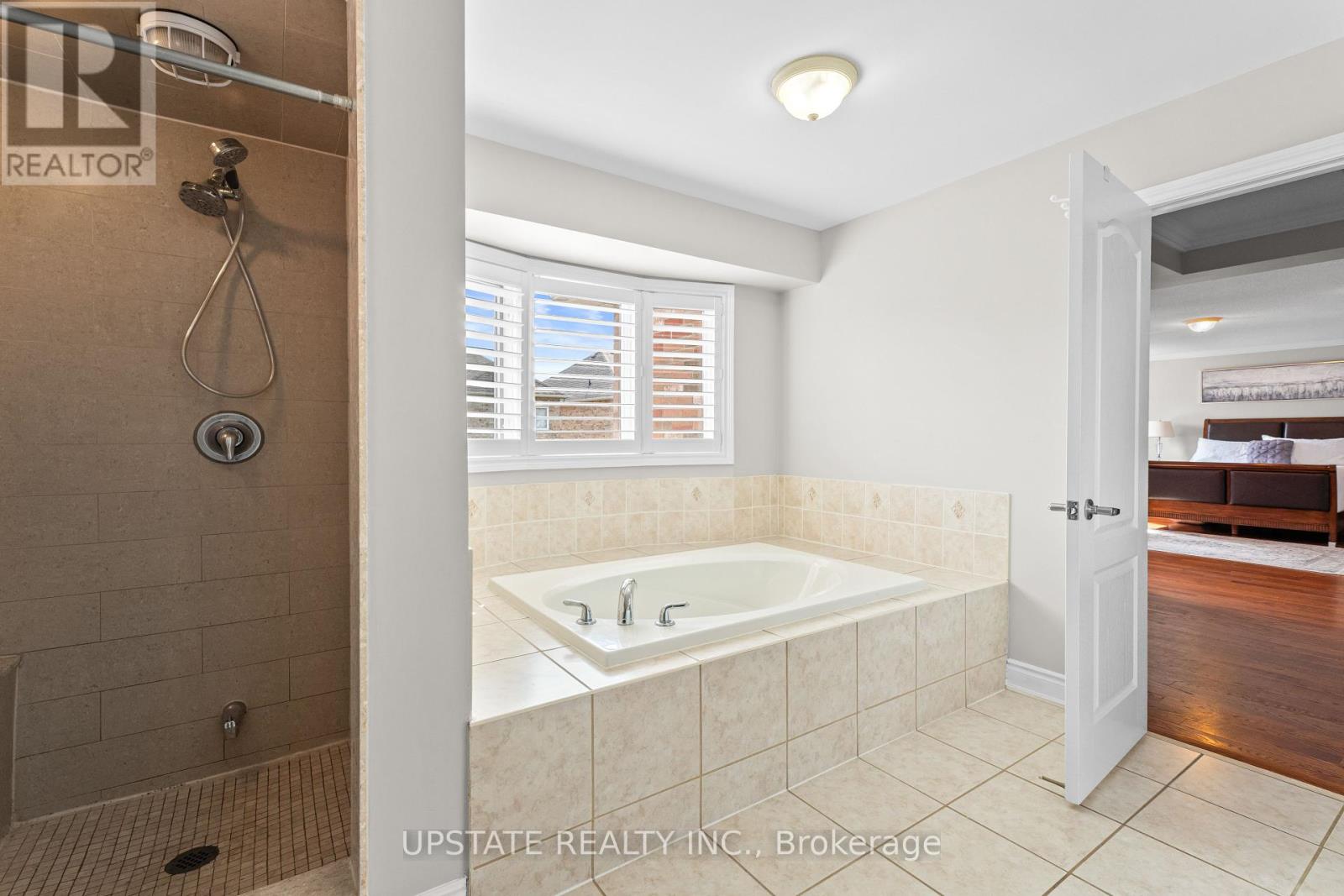 Photo 25 of 22 Saint Hubert Drive, Brampton ON