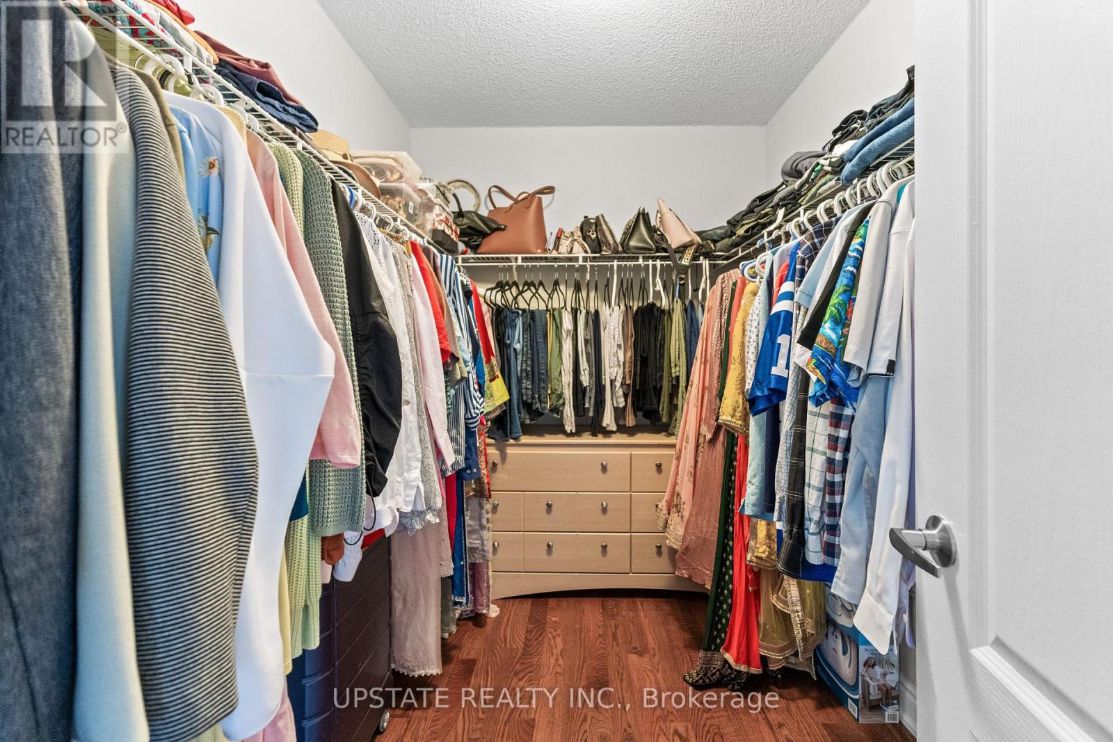 Photo 26 of 22 Saint Hubert Drive, Brampton ON