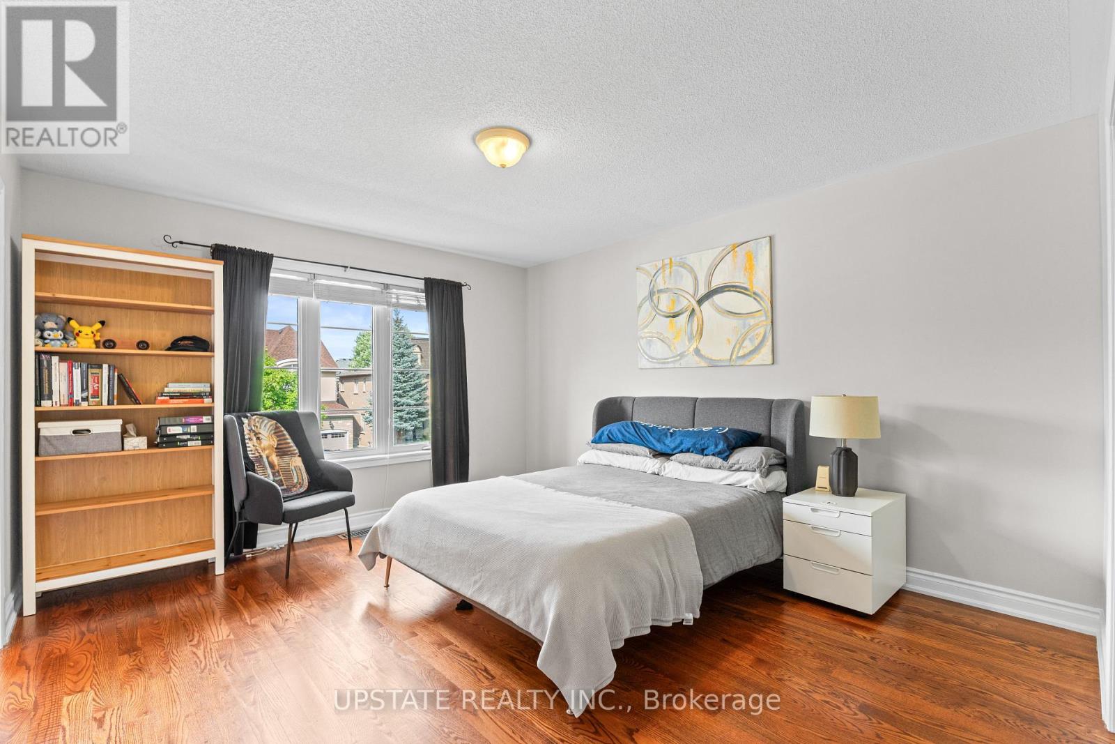 Photo 27 of 22 Saint Hubert Drive, Brampton ON