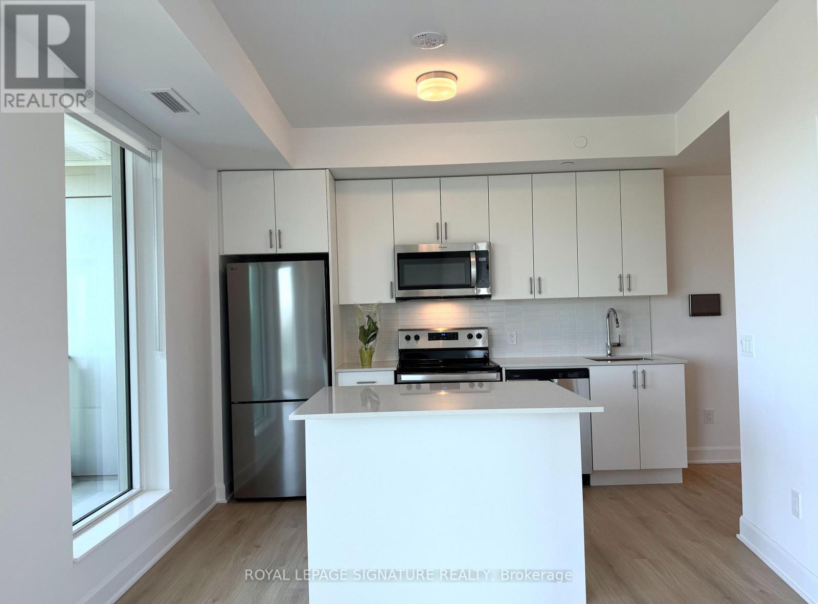 Photo 1 of 813 3240 William Coltson Avenue, Oakville ON